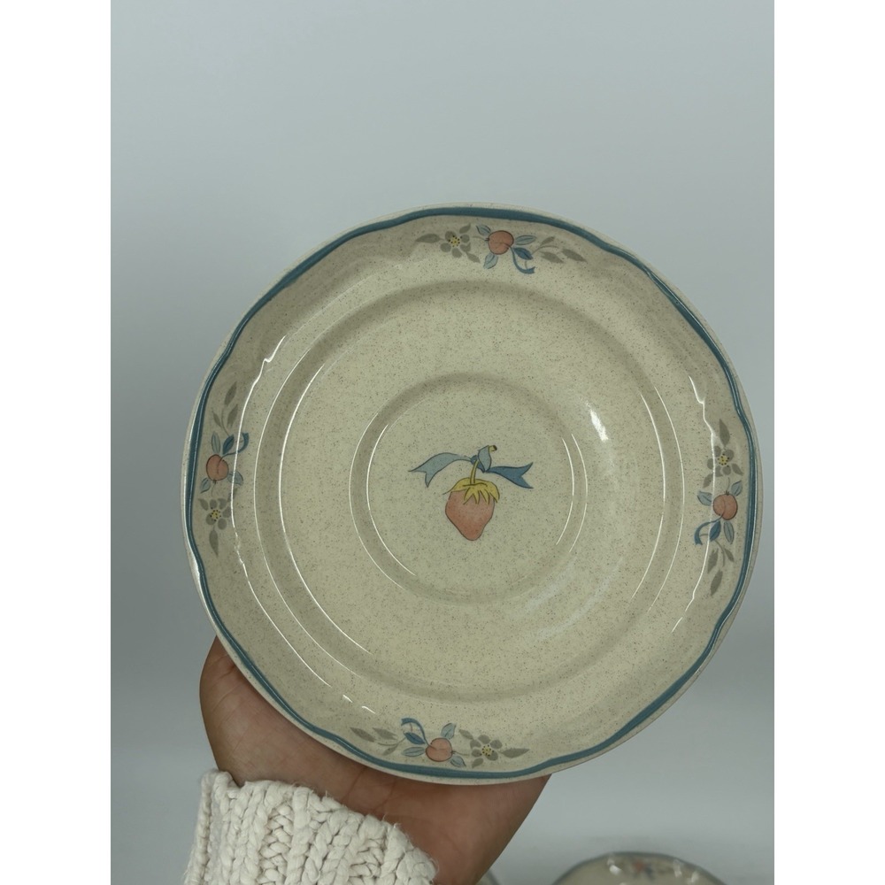 Vintage International China Marmalade Geese Strawberry Stoneware Plates Set of 6 - Picture 3 of 6